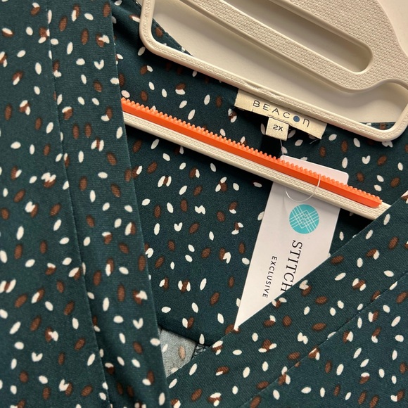 Beacon Stitchfix Patty Roll Tab Blouse - Picture 9 of 9
